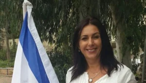 השרה רגב מציעה: דגל ישראל יונף בכל מוסד תרבות ואצטדיון שמומן ע"י המדינה