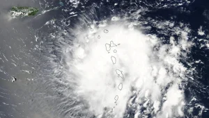 בארה"ב נערכים: הוריקן "דוריאן" התחזקה לעוצמה הגבוהה ביותר