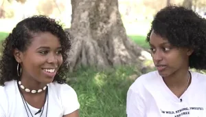 "הולכת לביה"ס גאה": בחזרה לנערות שהשתתפו במחאת יוצאי אתיופיה