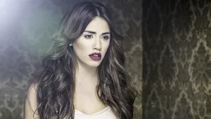 כוכבת "כמעט מלאכים", לאלי אספוסיטו, מגיעה להופעה בארץ