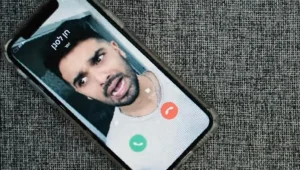 "קשה לחלום בגדול": איך מתאר חן אהרוני את החיים של צעיר בת"א?