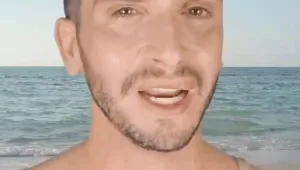 מלחמה? מושיק גלאמין מסתלבט על רון שובל בקליפ חדש. צפו