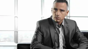 תתכוננו לערב רומנטי: ארוס רמזוטי מגיע לישראל