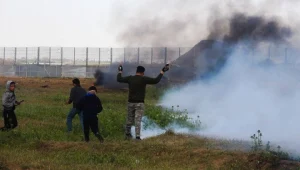בתגובה להשלכת מטענים בגדר: צה"ל תקף עמדת חמאס ברצועה