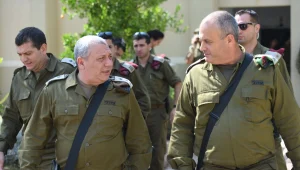 "איזנקוט אמר: 'ממשיכים לתקוף, אלא אם מהלך מדיני יעצור זאת'"