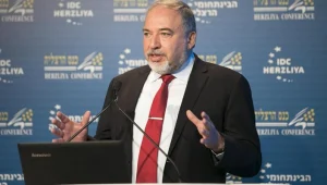 ליברמן על התקיפה: "אם אצלנו ירד גשם - לאיראנים יהיה מבול"