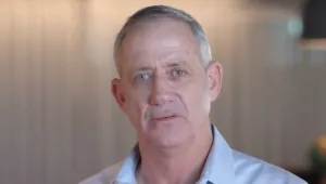 גנץ צפוי להצהיר מחר: אני מתכוון להחליף את נתניהו