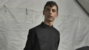 הכירו את עידו: בבוקר תלמיד תיכון, בערב "ילד הפלא" של הבשר