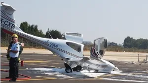 הרצליה: מטוס קל סטה ממסלולו והתנגש בגדר; נוסעיו יצאו ללא פגע