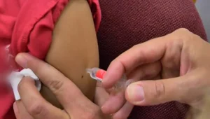 משרד הבריאות שוקל: הרשמה לגן ולביה"ס - רק אם הילד מחוסן