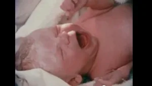 מזל טוב: ילדת המבחנה הראשונה חגגה יום הולדת 34