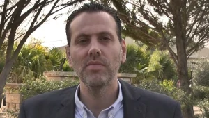 יו"ר הקואליציה מיקי זוהר עונה לשאלות הבוערות