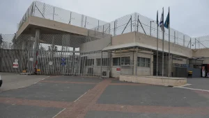 פרסום ראשון: בתי הסוהר ייסגרו לחלוטין - ללא חופשות וביקורים