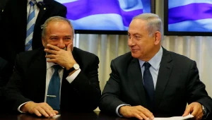 נתניהו וליברמן הודיעו: נפעיל מערך הסעות לחיילים מתחנות הרכבת המושבתות