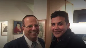 תעלומת "הנסיך מבחריין": מי האדם שנפגש עם השר קרא?