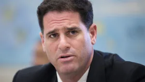 השגריר דרמר לרה"מ: הפרסומים על הגירוש לאפריקה גורמים נזק