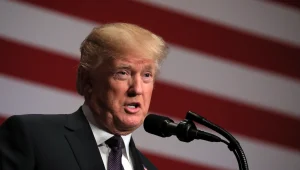 טראמפ תוקף את הפלסטינים: מסרבים למו"מ,  למה שנמשיך לשלם להם?