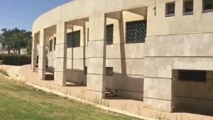 מנהל בית ספר בשרון מסית לאלימות