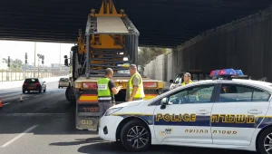 שוב: משאית עם מנוף פתוח התנגשה בגשר - אין נפגעים