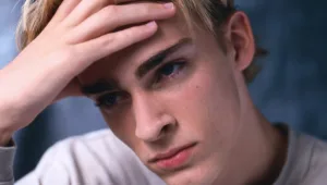 בני נוער מתעדים פגיעה עצמית