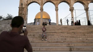 עוזר רב הכותל לצלם חדשות 10: "אין כניסה לערבים"