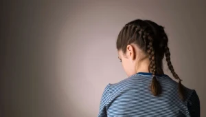 סוכנת סמויה של המשטרה התחזתה לילדה והובילה למעצרם של 31 פדופילים