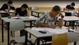 טקס סיום תחת אש: משרד החינוך יאפשר חלוקת תעודות במקלטים