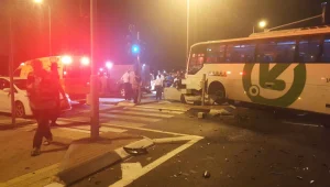 ערב קשה בדרכים: הרוג בתאונת אוטובוס; "פגע וברח" בצפון