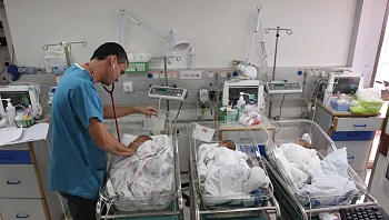 זיהום חיידקי התגלה בפגייה ברמב"ם: אחד הפגים מת ושלושה חלו