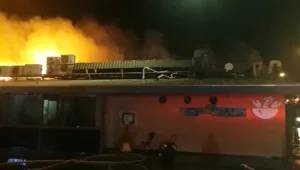 מסעדת "מול ים" בנמל ת"א נשרפה כליל