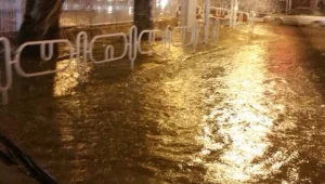 הגעתון עלה על גדותיו, רחובות ובתים בנהריה הוצפו