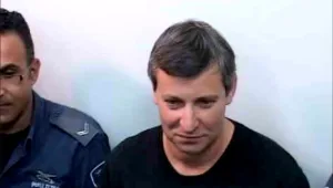 כשהבחירות בפתח, המערכת הפוליטית שותקת על פרשת השחיתות. פרשנות