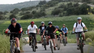 רבבות מטיילים ברחבי הארץ, עומס בחופי הכנרת