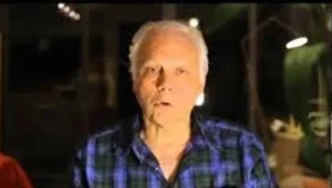 העיתונאי ראובן פדהצור נהרג מפגיעת רכב במחלף קיסריה