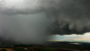 אורלי וגיא: האם אנחנו יכולים לתבוע כסף בשל הסערה?