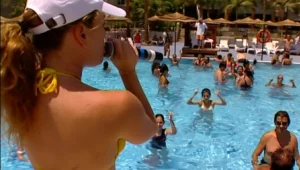 ישראלים באתר נופש בחו"ל סומנו בצמיד מיוחד