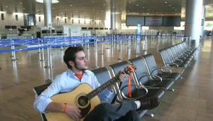 בממשלה בוחנים דחיית ההצבעה על השמיים הפתוחים; האיום הבא: השבתה של כל נתב"ג