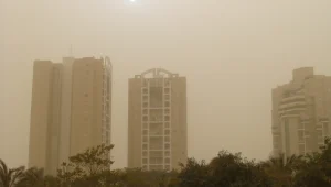 התחזית: אובך, זיהום אוויר וגשם מקומי – חשש לשיטפונות בנחלי הדרום