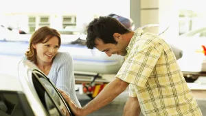 ממלאים את המיכל בלי לרוקן את הכיס: היכן נמצאת תחנת הדלק הזולה בישראל?