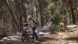 גל החום בדרך: מסלולי טיול ייסגרו; "להימנע מיציאה לשטח פתוח"