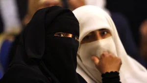 פיתוי ברשת: סקס, שקרים וחיזבאללה