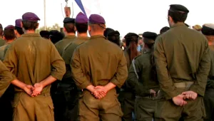 הצינור 17.10.18: צועד על קיבתו