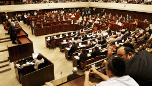 בתום דיון סוער אושר: הח"כים יבחנו את תנאי שכרם