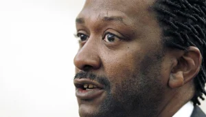 כך הפך גבר שחור לראש ארגון ניאו-נאצי – כדי להרוס אותו מבפנים