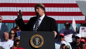 טראמפ זורה פחד בציבור, אובמה נקרא לדגל: בחירות האמצע בפתח