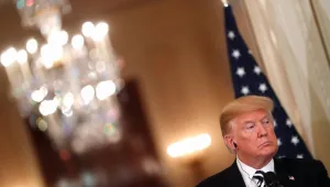 טראמפ: מוכן להיפגש עם רוחאני בכל זמן - וללא תנאים מוקדמים