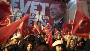 משאל העם בטורקיה: ארדואן השיג ניצחון דחוק - "החלטה היסטורית"; האופוזיציה תערער