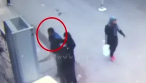 תיעוד הפיגוע במצרים: המחבל מגיע לפתח הכנסייה - ומתפוצץ