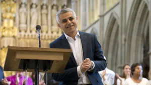 פרשנות: האם ראש העיר המוסלמי של לונדון יביא להפסקת הגזענות בלייבור?