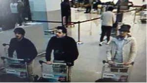 עם כלי נשק שלופים: משטרת בלגיה מנהלת מצוד אחר מעורבים בפיגועים